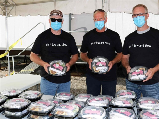 Ontario pork producers give back to front-line workers at Conestoga processing plant